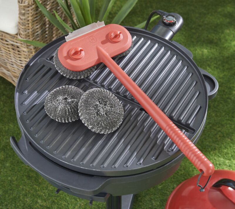 Bristleless grill outlet brush